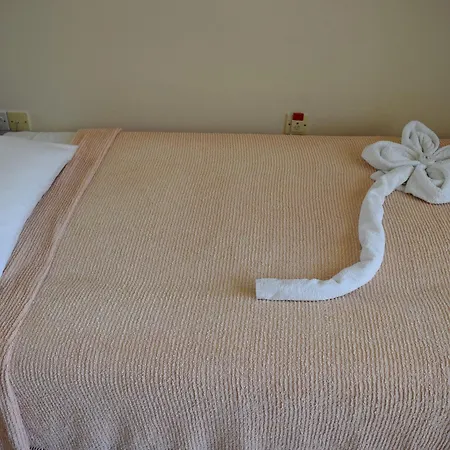 Anna Aparthotel